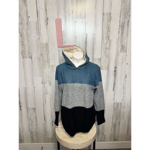 Sienna sage sweater size large